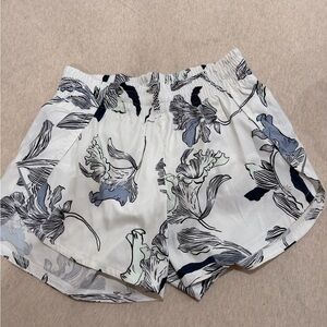 Athleta White and Blue Floral Women's Shorts